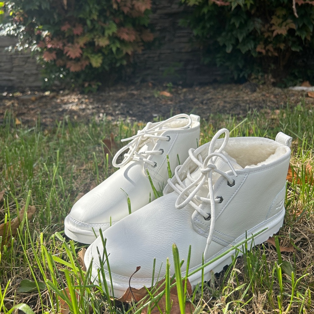 UGG Neumel Boots White Mens 10